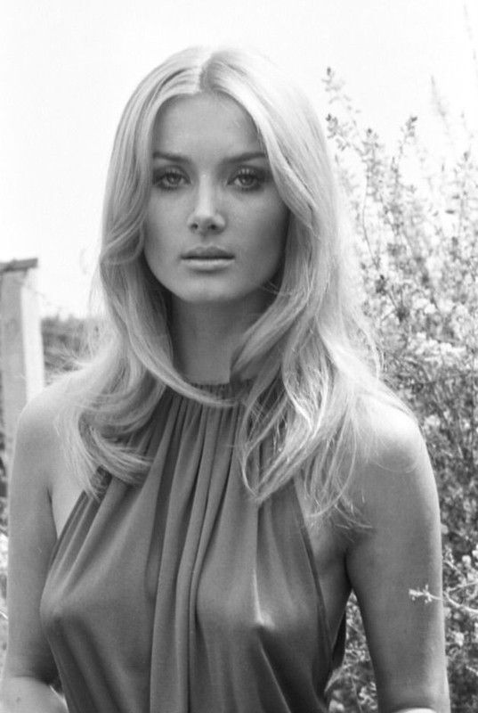 barbara bouchet ma81