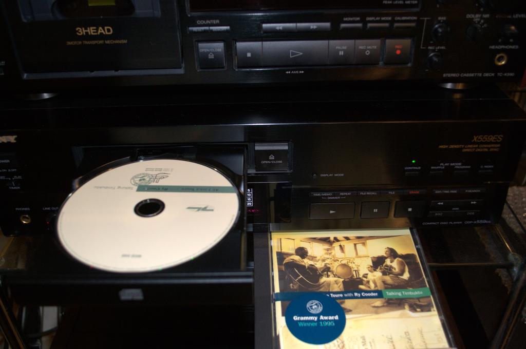 [Bild: Ali-Farka-Touree-Talking-Timbuktu.jpg]