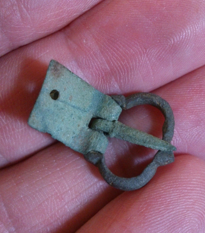Strapend buckle front 18052013