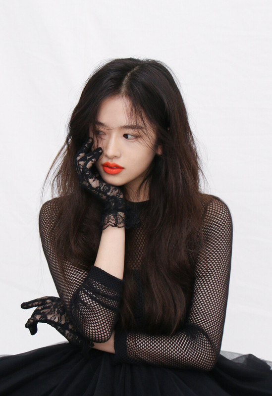 210529-Starship-Naver-Post-Yujin-s-Dazed-Magazine-Photoshoot-Behind-documents-5(1)