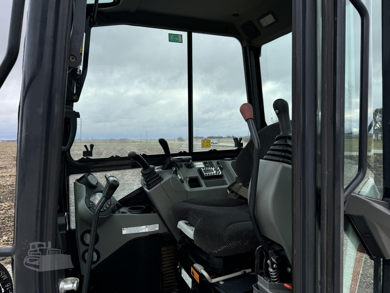 Vehicle thumbnail 27