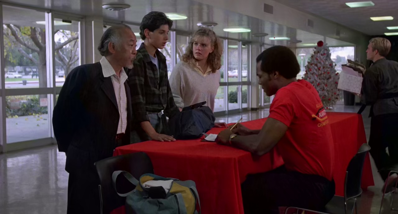 The-Karate-Kid-1984-Blu-Ray-Hindi-720p-10bit-x265-HEVC-DD-2-0-MSub-mkv-0004