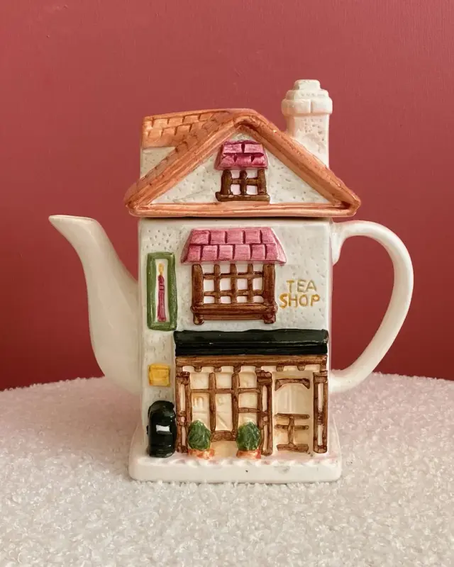 teapot-tea-shop.webp