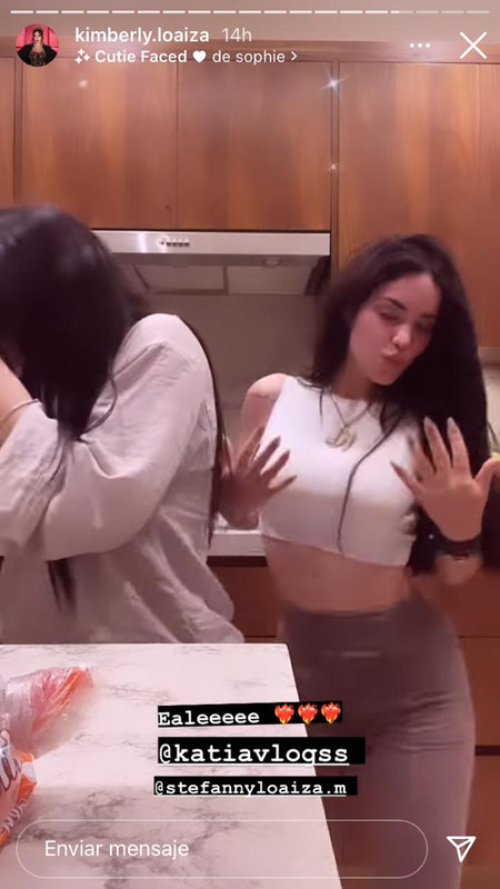 Kimberly Loaiza desde la cocina prende a sus linduras con un ardiente baile