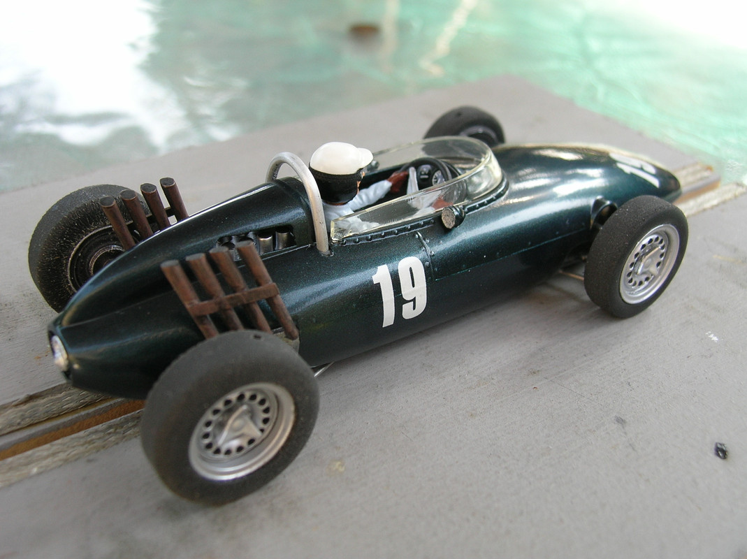 [Image: 2003-12-31-23-00-00-143.jpg]