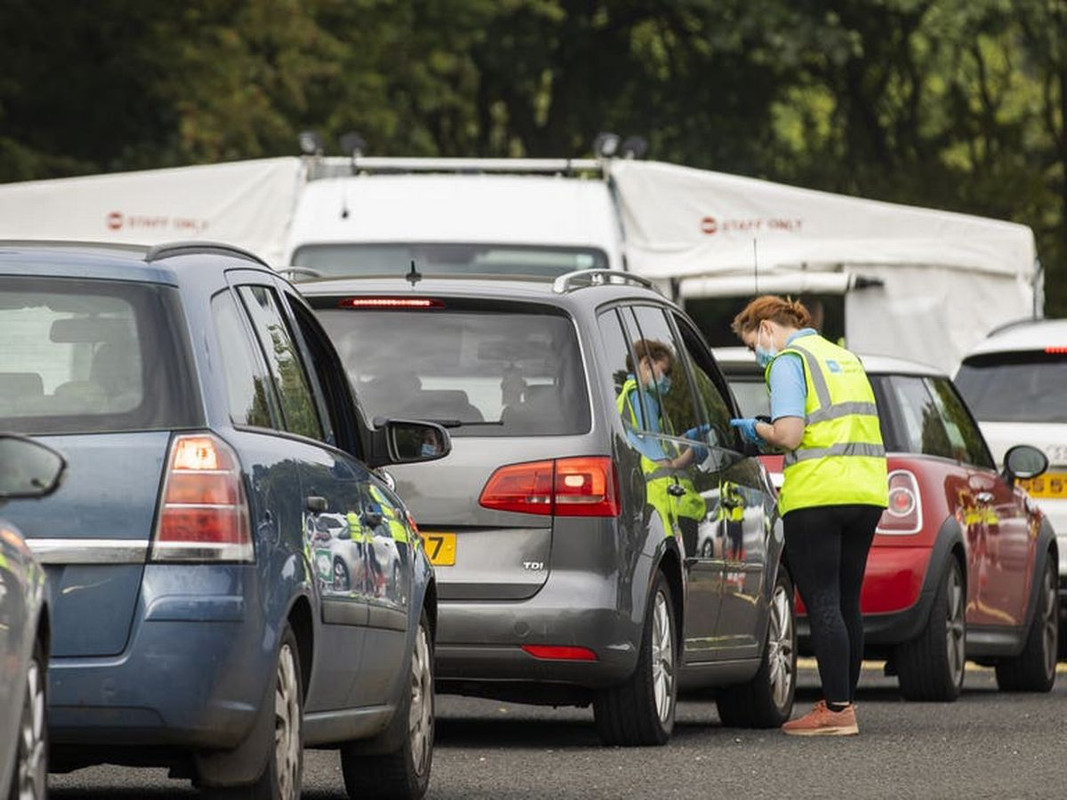 43 mil en Inglaterra podrían haber recibido resultados incorrectos de COVID-19