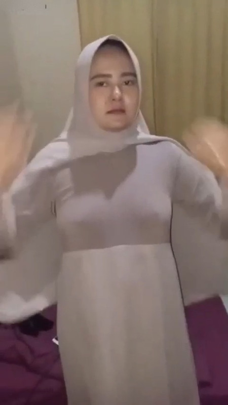Cheating Arabian Muslim Wife Had Sex With Neighbor