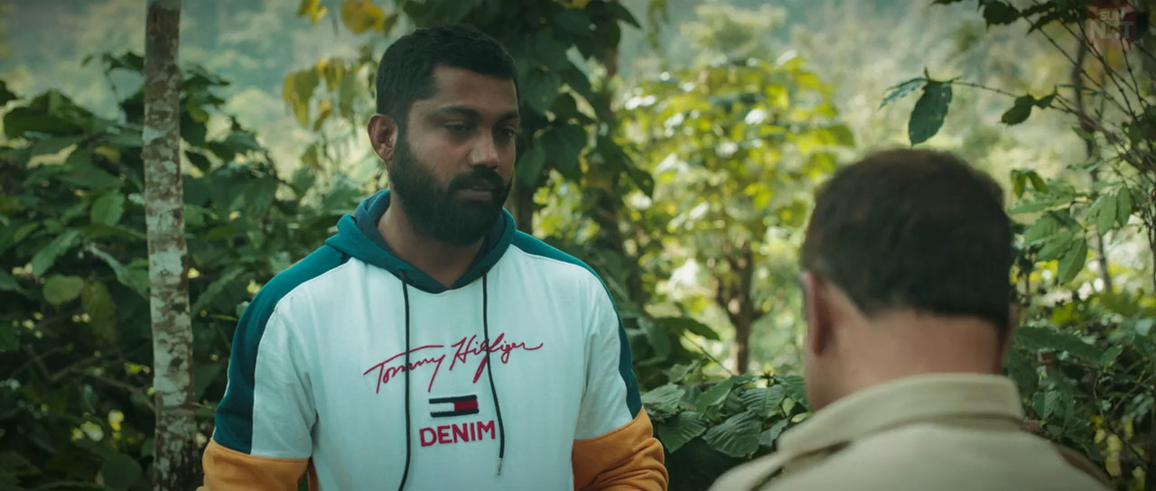 Usiru 2025 WebRip [Hindi + Kannada] 480p 720p ESub Screenshot