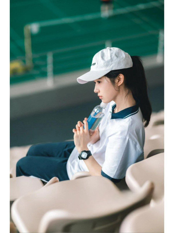 X2中央戏剧学院极品校花圈圈车震瓜小仙女邀请群友观看特斯拉车震现场直播 无套内射骚穴最后还给操哭了 - (3)