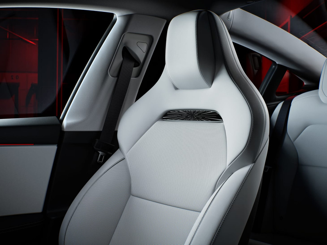 Model-3-Performance-Seats-Desktop-v2