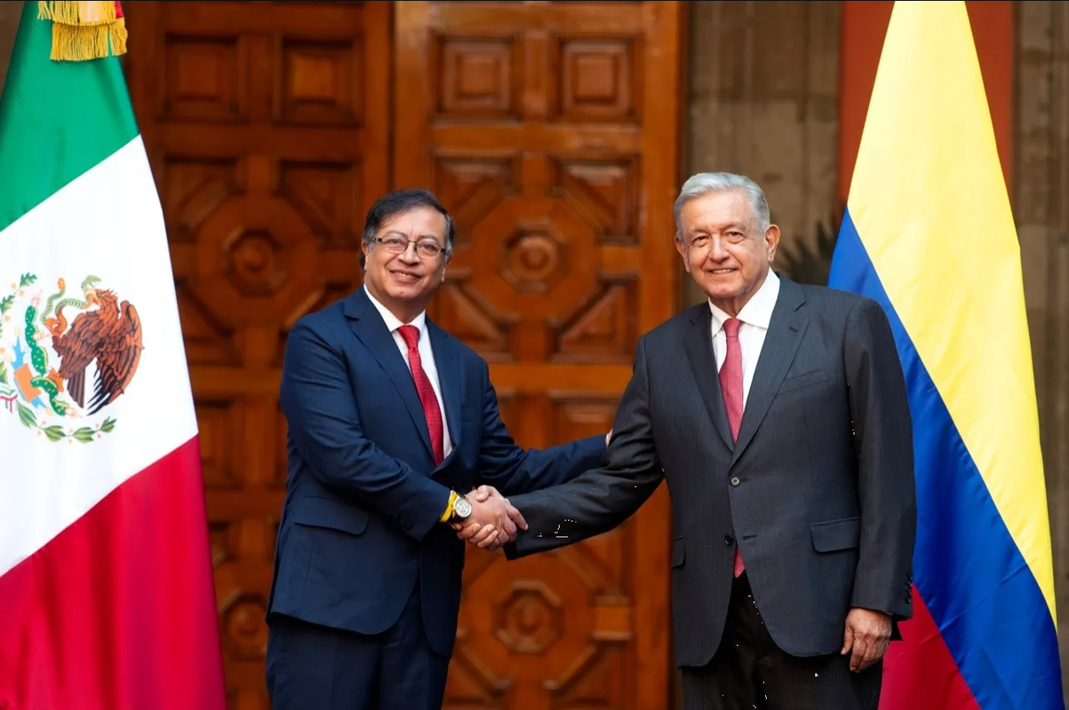 AMLO y Petro se reúnen en Palacio Nacional