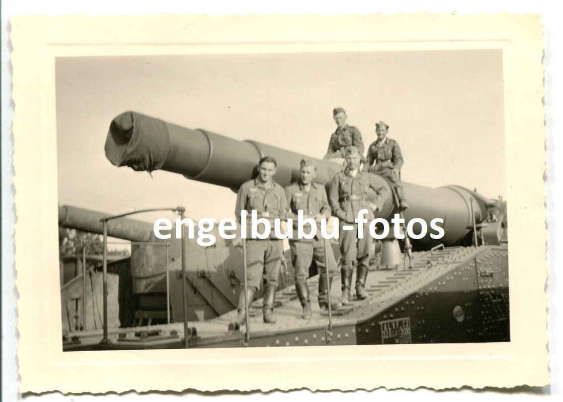 FOTO - Bahnhof -Salbris- - Eisenbahngeschütz - Frankreich- Leopold Langer Max -4