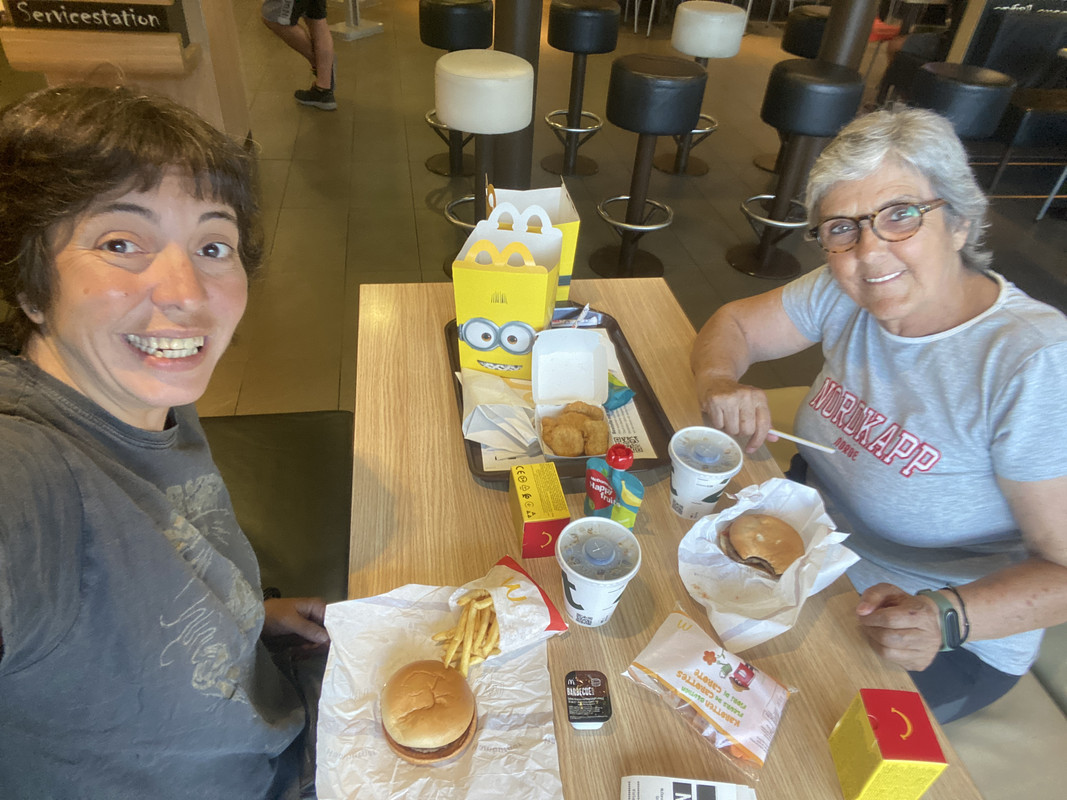 017234AE-12E8-4155-A8D5-5E8B65A57509