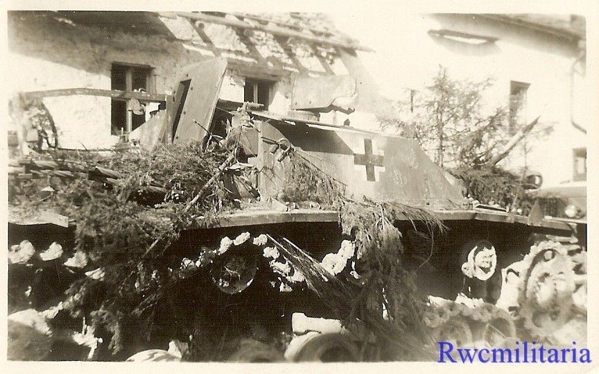 US Soldiers View Abandoned German Sturmgeschütz 