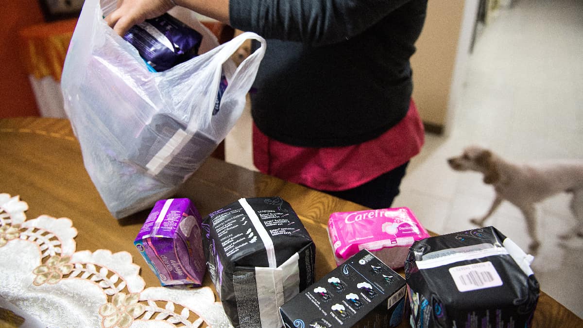 Jair Bolsonaro decreta ley para la distribución gratuita de toallas higiénicas