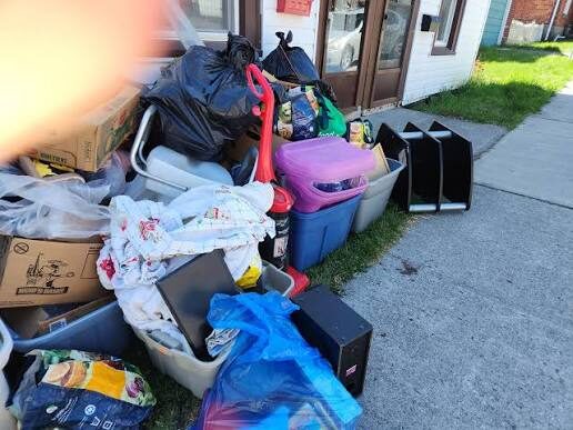 Move-out cleaning of a bathroom