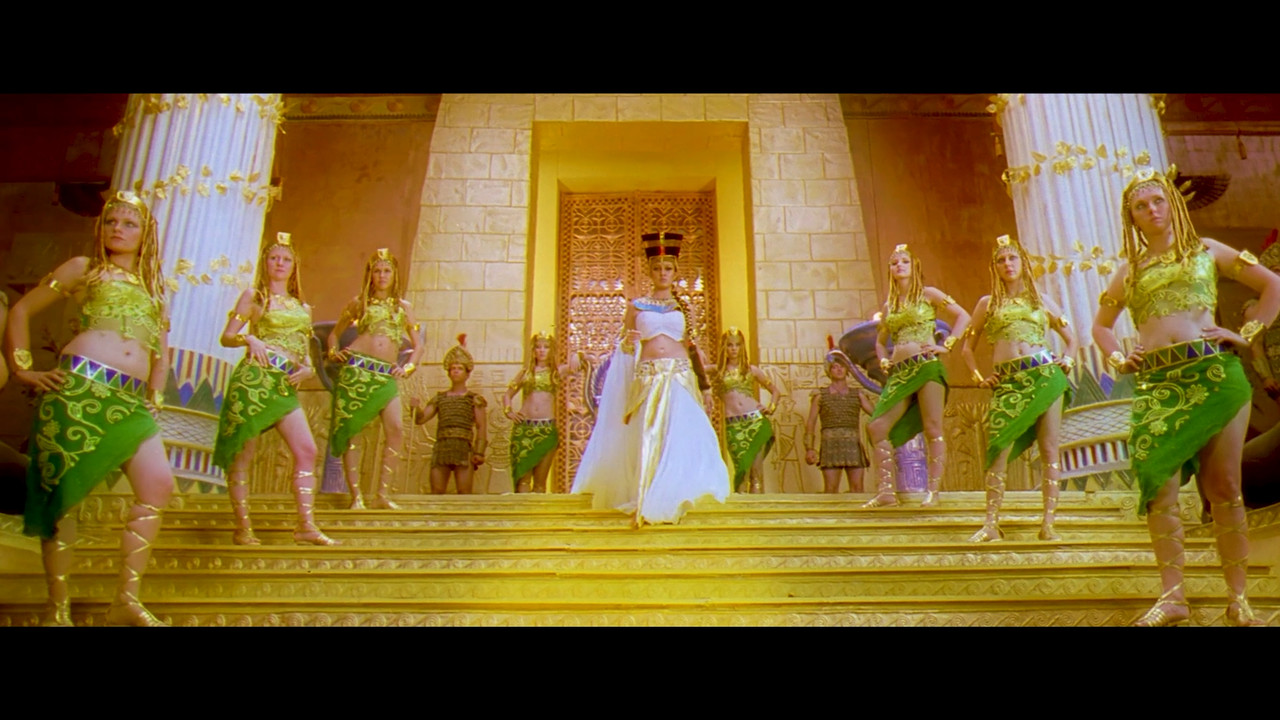 Nayanthara Hot Song 02 From Kuselan 2008 4k.mp4_snapshot_00.19_[2020.12.02_22.28.35]