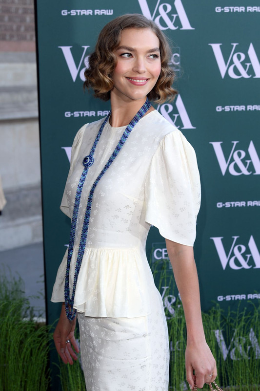 arizona-muse-at-fashioned-for-nature-exhibition-vip-preview-in-l