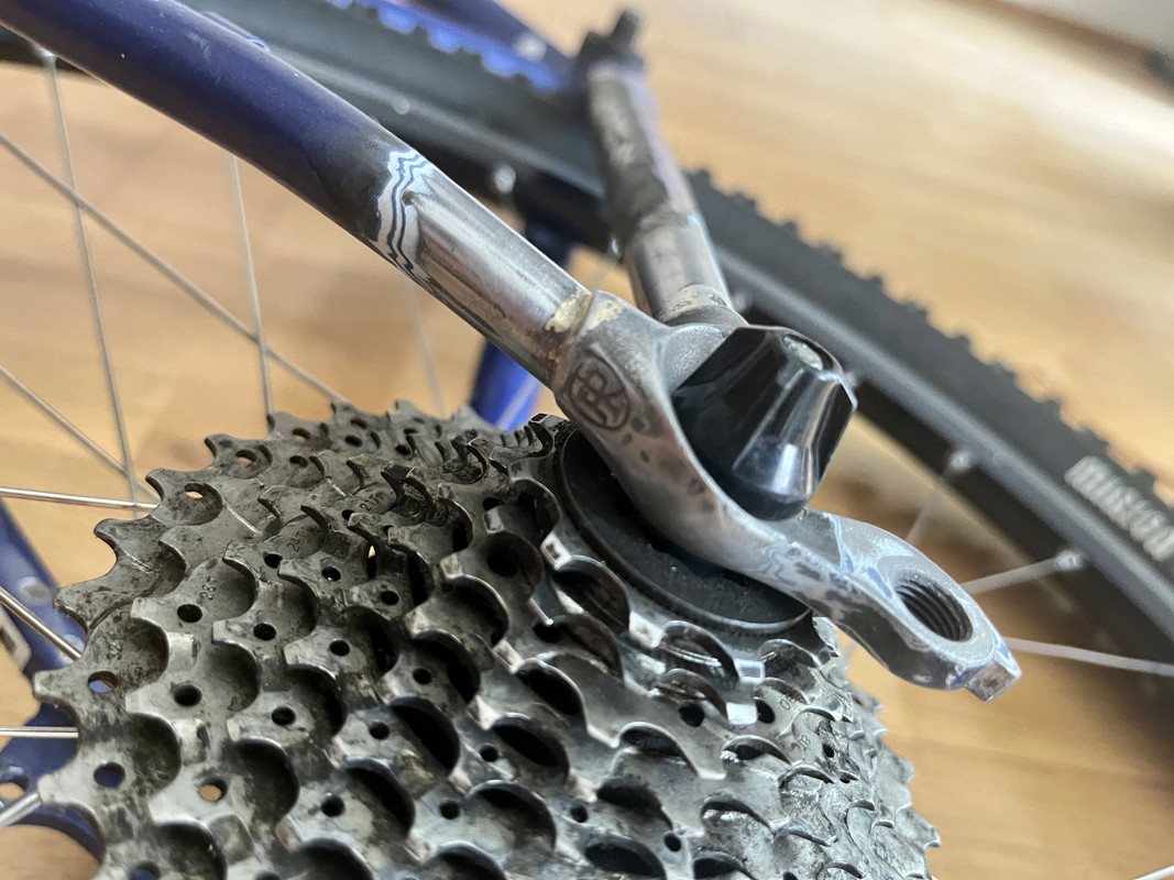 0A863638-1BC5-4514-B77B-A48E9D3857BA