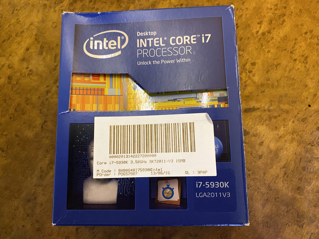 Intel Core i7 5930K scatola 1