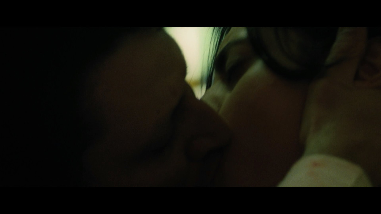 Miss.Lovely.2012.1080p.NF.mkv_snapshot_06.31_[2021.07.14_11.03.37]