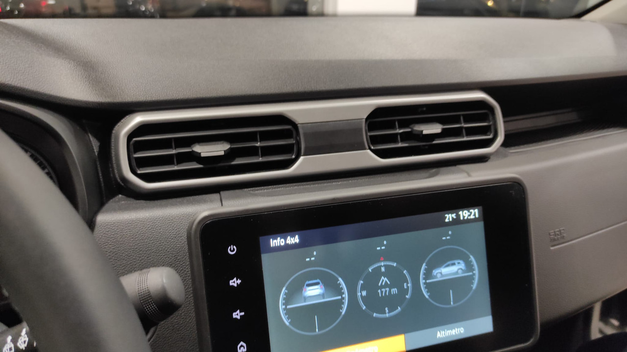 Interior (20)