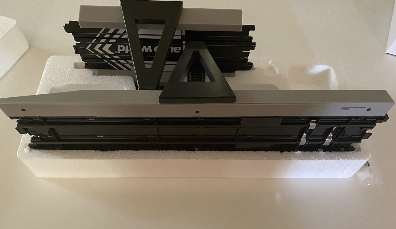 E9067298-E359-4FB3-AD8F-49BC0D33369E