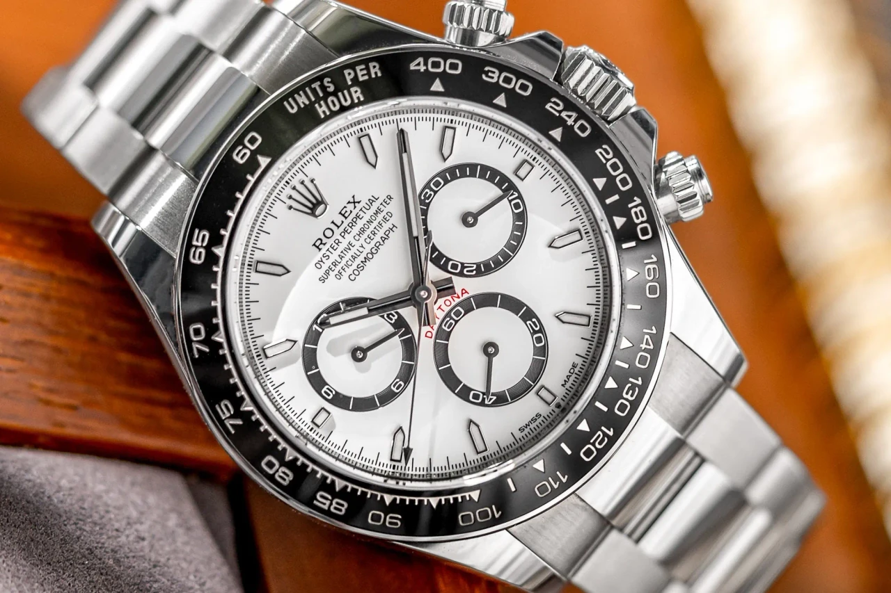 Rolex Daytona 116500LN case shoulders