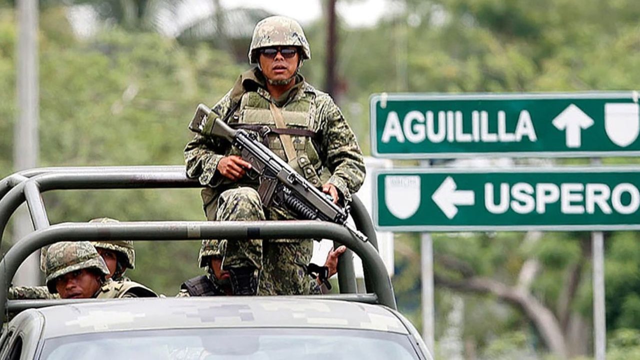 Ejército entra en Aguililla y obliga a replegarse al CJNG