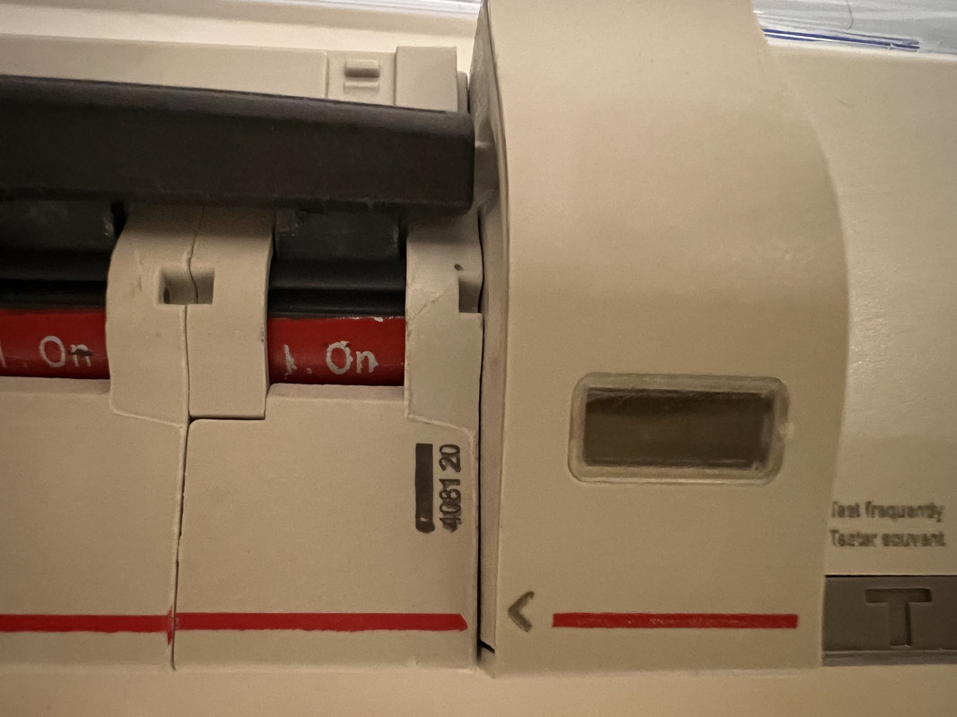 6FFC7911-80CE-4EE4-870F-3F94064E5545