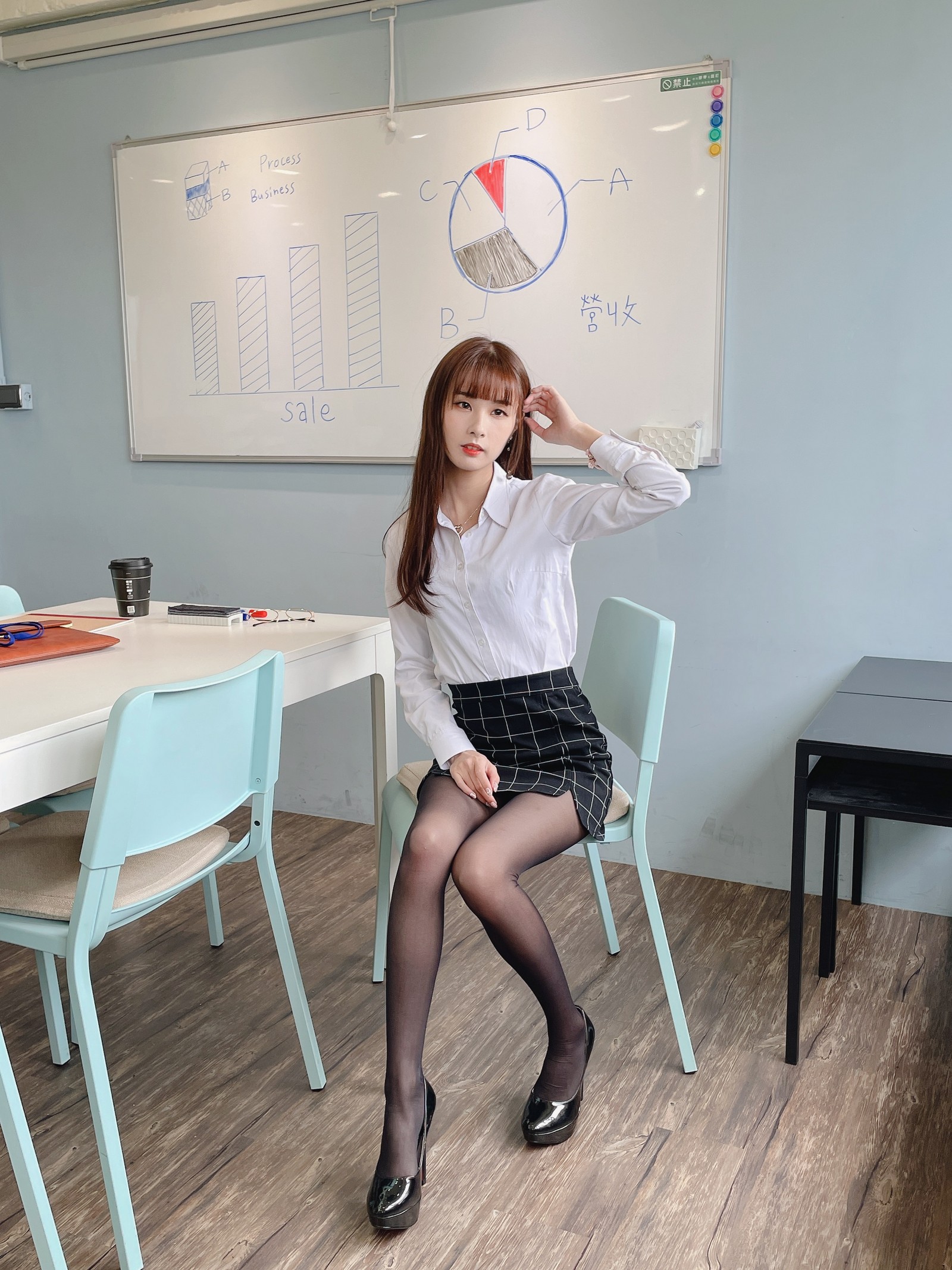 泥泥汝 OL 女郎 B 主题 写真＋视频合集｜高人气职业风作品（350P｜12V｜840MB）插图8