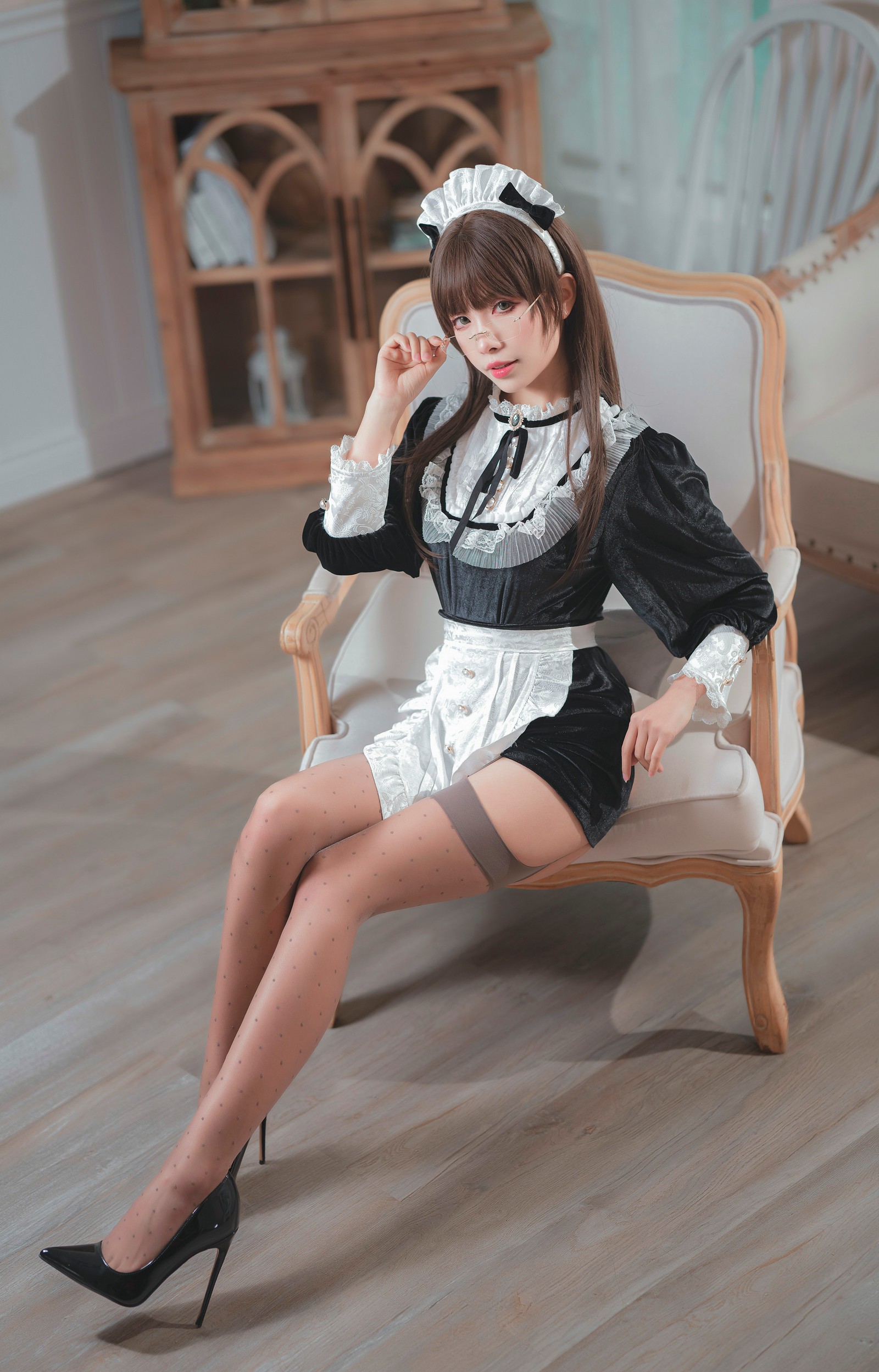 Neko-薇薇 丝绒女仆 Cosplay 写真合集｜高清大图（40P｜102MB）插图6