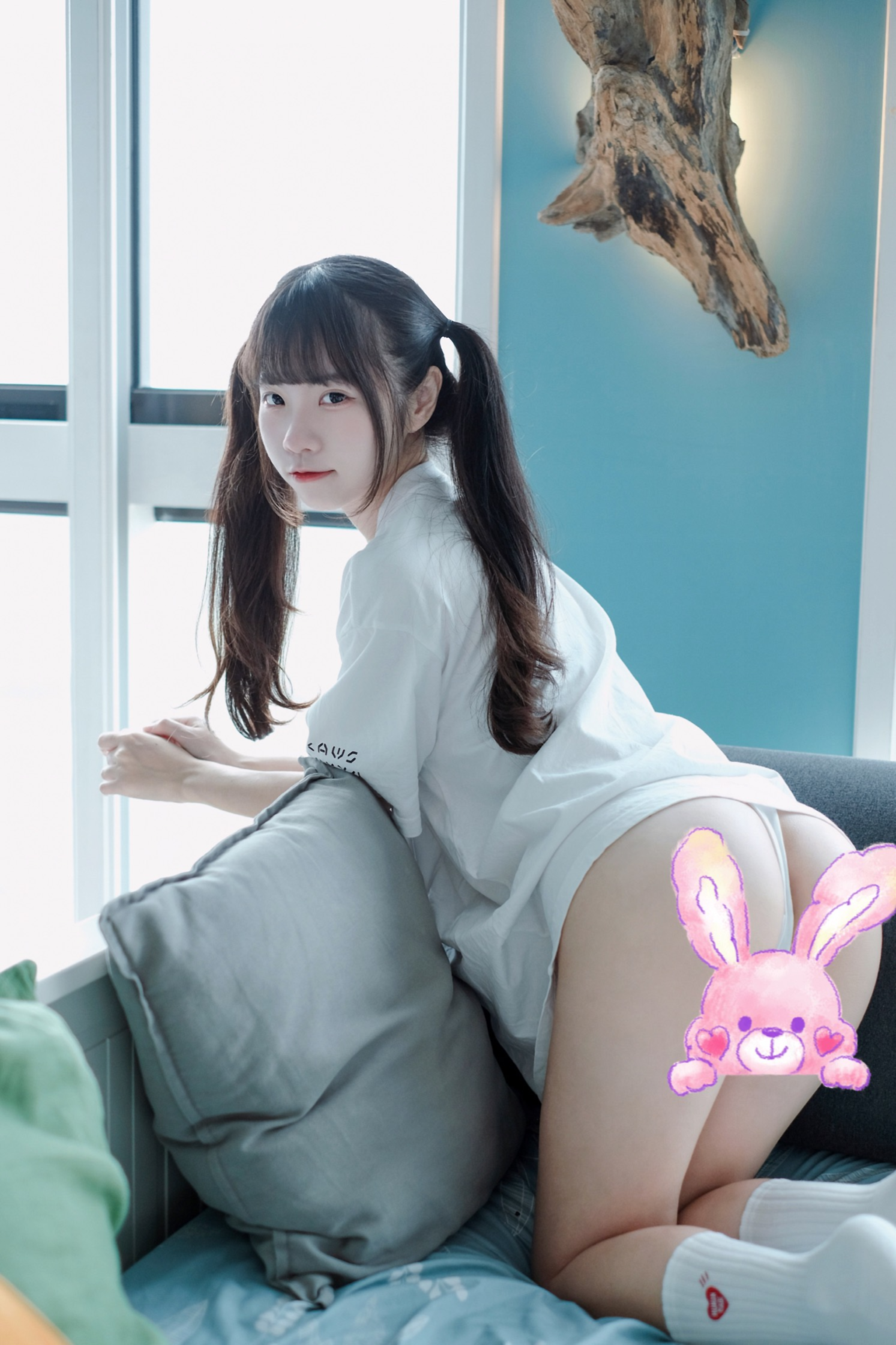 可可小白兔 捕獲一隻沒穿褲褲の小白兔🐰 写真集 – 私房主题 高清图集 [30P-94MB]插图7