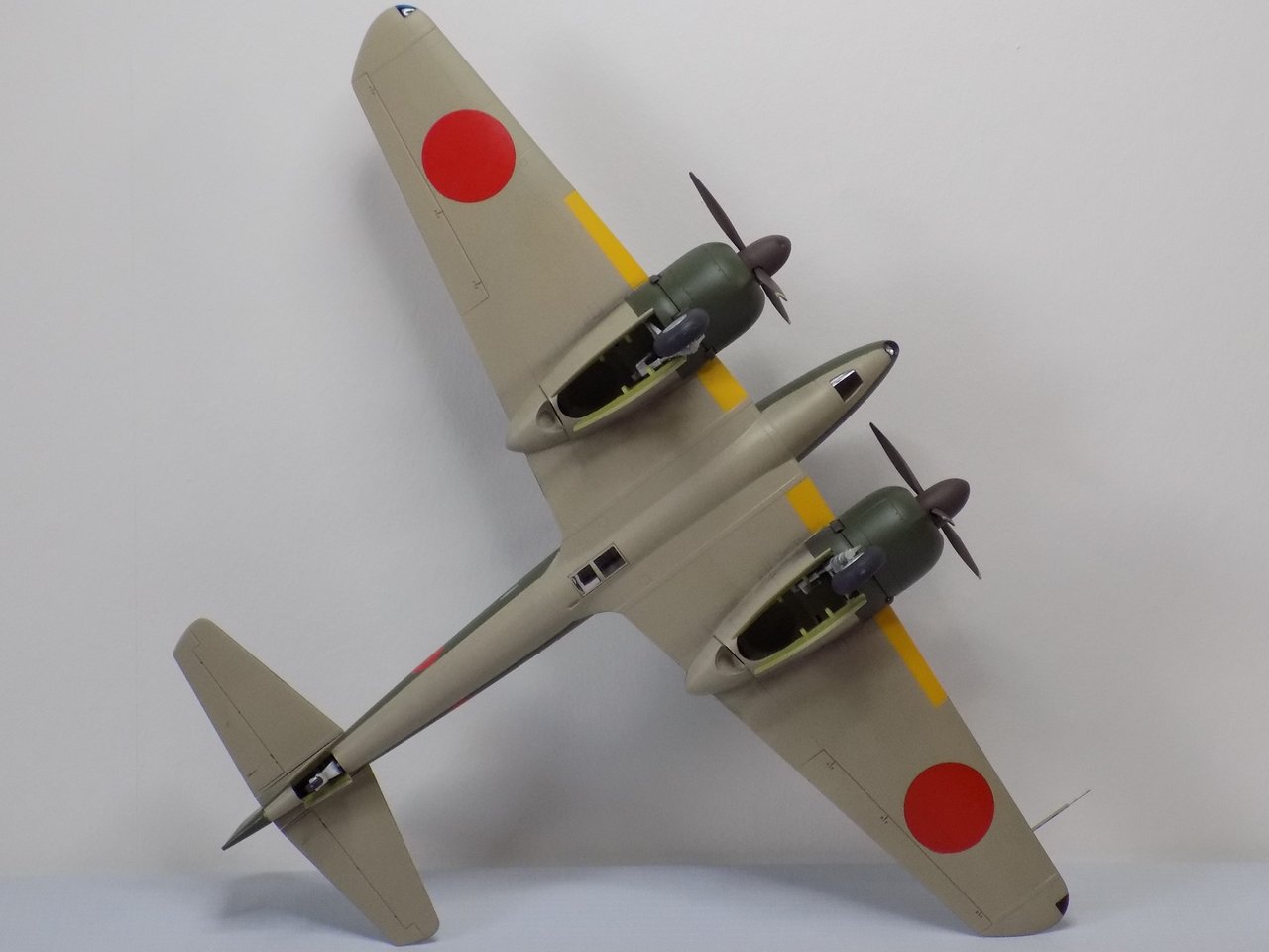 TAMIYA 25217 Kit 1:48 Mitsubishi Ki-46-III Type 100 + Kurogane Type 95 – Maquette Avion & Véhicule Japon WW2