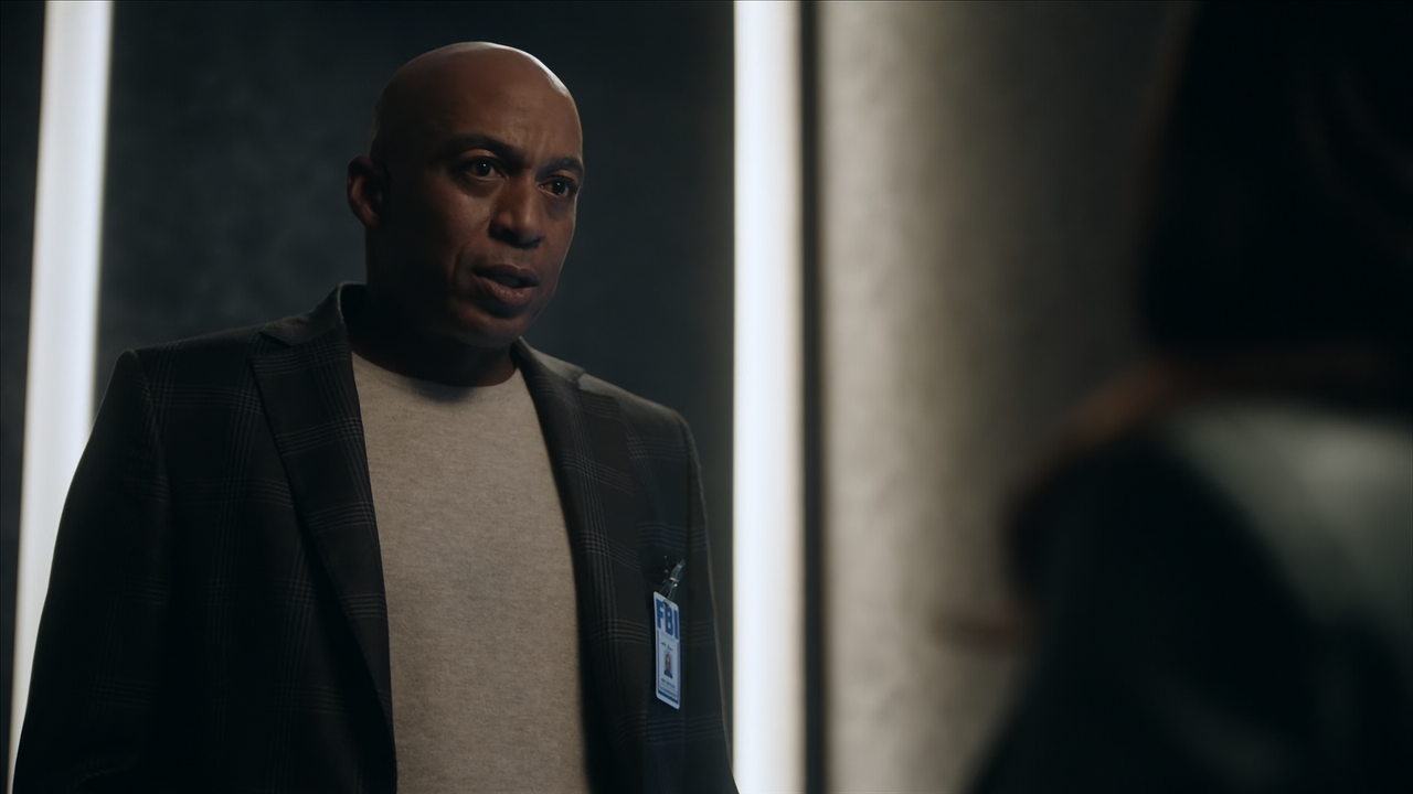The.Rookie.Feds.S01E03.Star.Crossed.1080p.10bit.AMZN.WEB-DL.DDP5.1.HEVC-Vyndros.mkv_snapshot_32.51_[