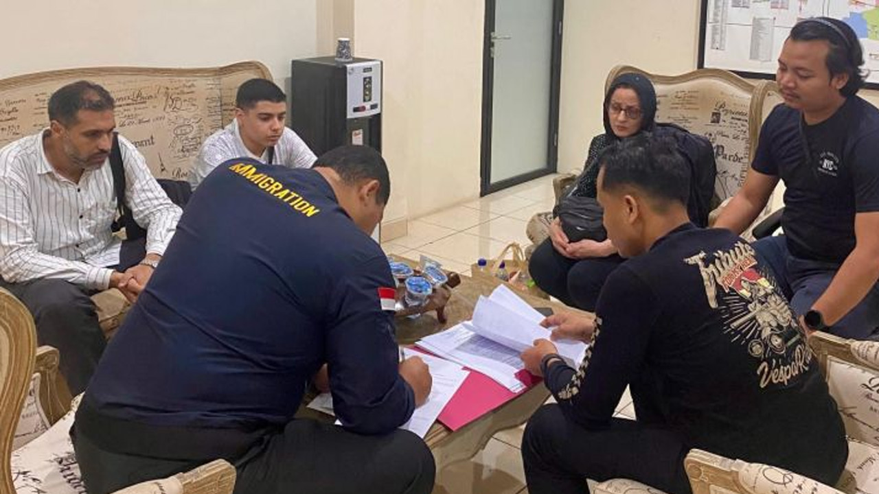 3 WNA Mencuri Uang di Pasar Jepara, Nangis Saat Diciduk Warga