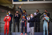 [Imagen: max-verstappen-red-bull-racing-1-8.jpg]