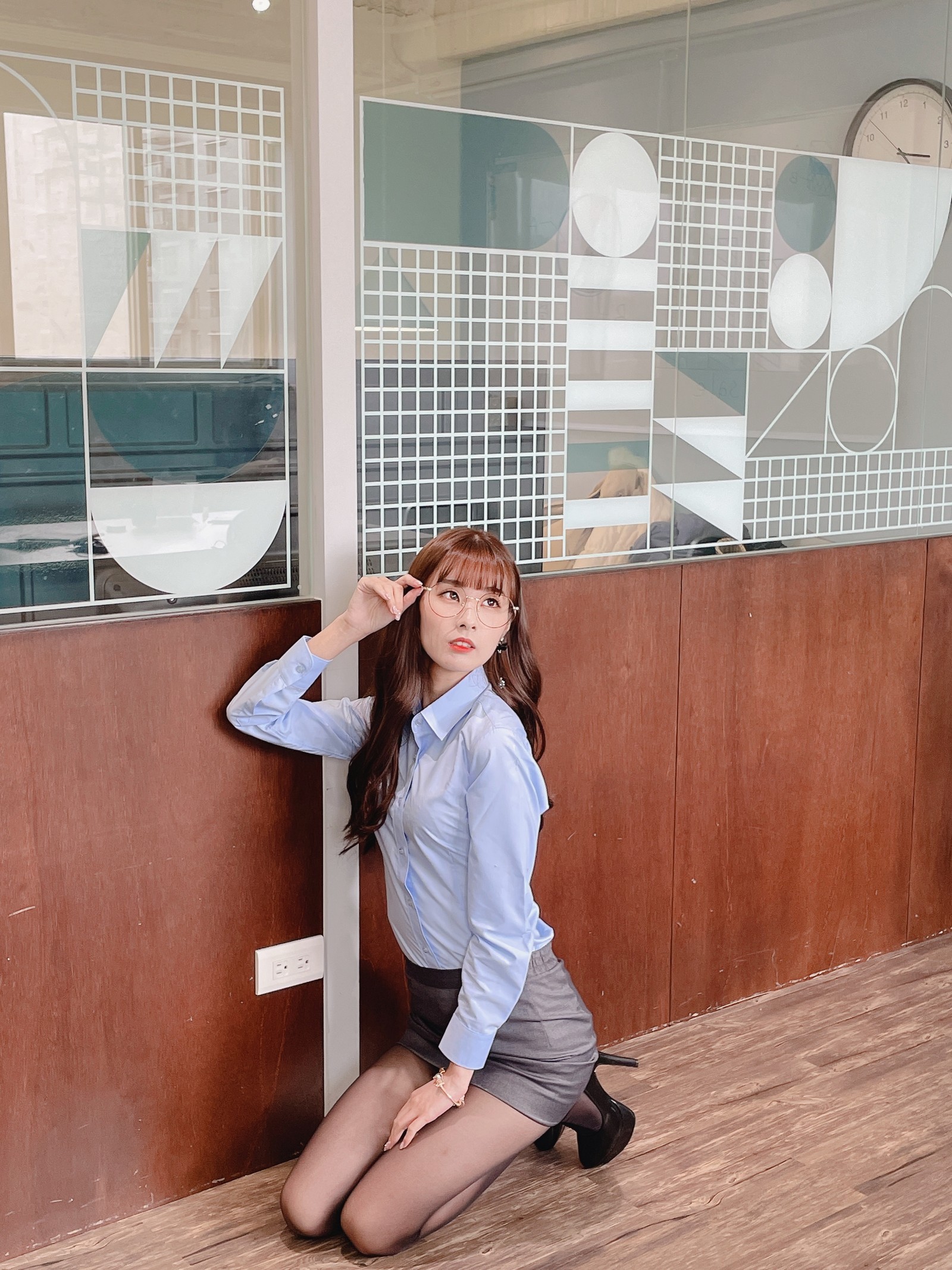 泥泥汝 OL 女郎 B 主题 写真＋视频合集｜高人气职业风作品（350P｜12V｜840MB）插图