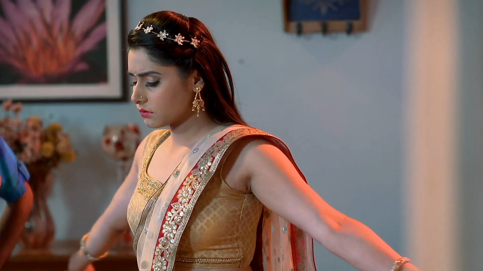india　beauty　sexy Beautiful lady navel and hot scenes savdhaan india mp4 snapshot 01 46 800 —  Postimages