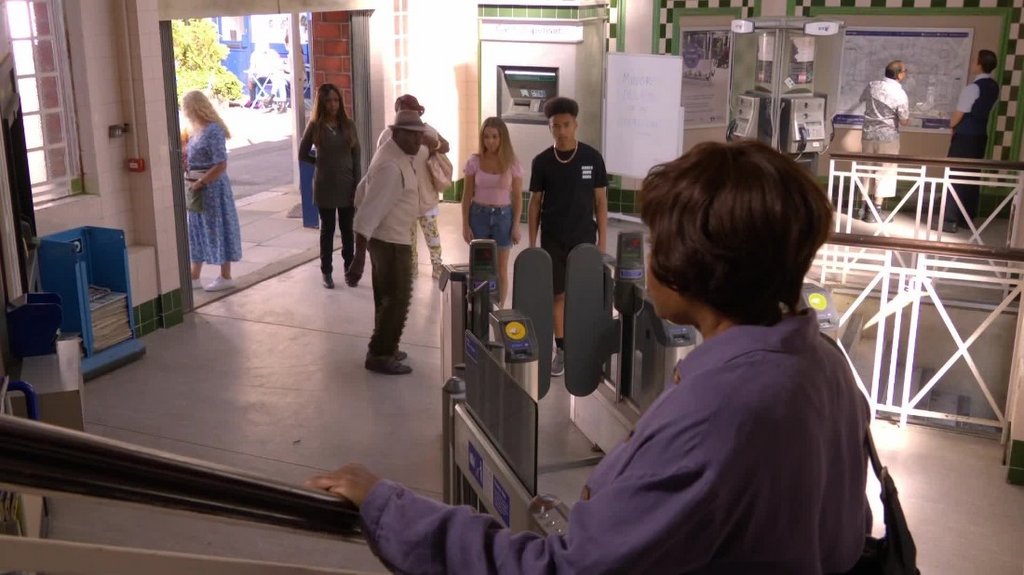 [Image: mpoos0x93o5j.jpg]