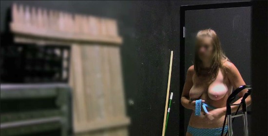 [Image: Voyeur12735074442.jpg]