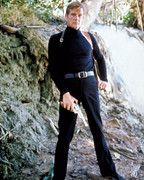 roger-moore-c47