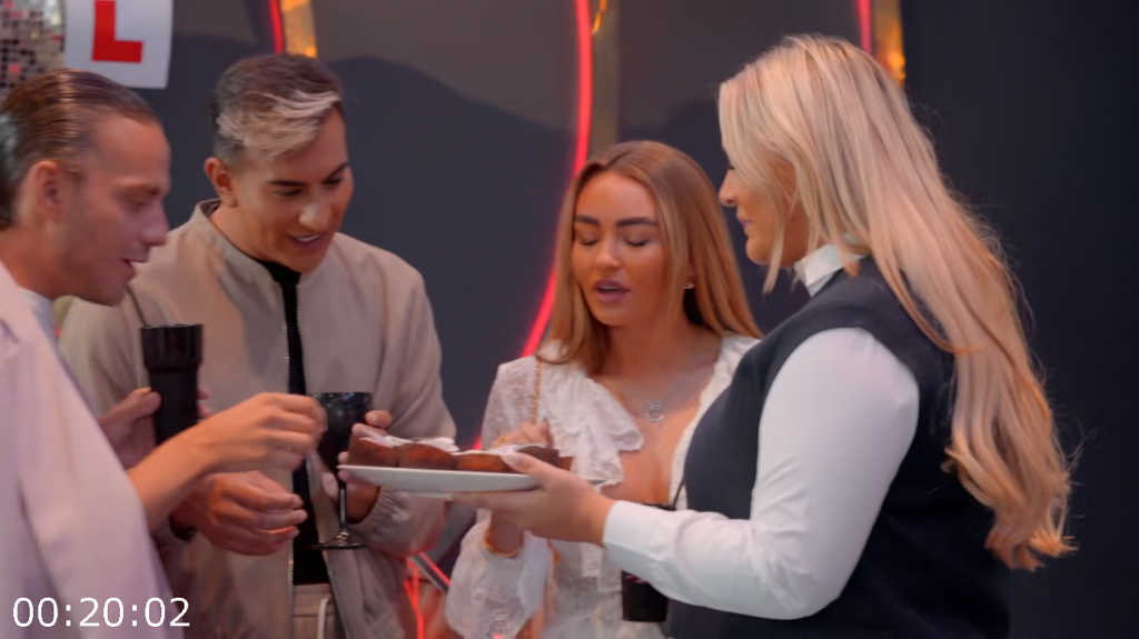 [Image: b72osjjll63c.png]