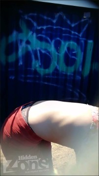 [Image: Voyeur61185114625.jpg]