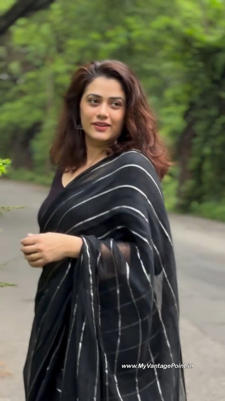 14-Marathi-Actress-Girija-Oak-Godbole-Hot-Pics-in-Black-Saree-My-Vantage-Point