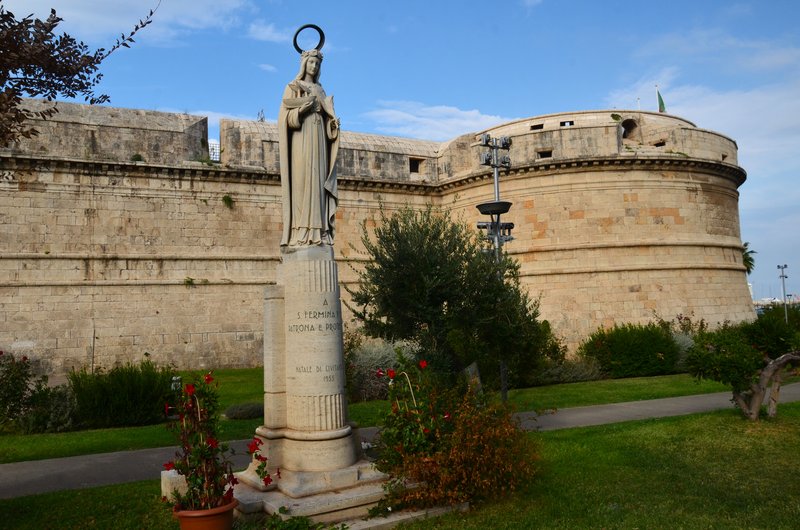 CIVITAVECCHIA-13 y 14-9-2023 - Italia y sus pueblos-2018/2019/2023 (42)