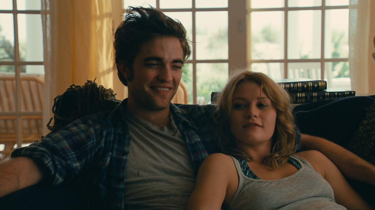 Remember Me (2010).mkv_snapshot_01.16.10_[2018.02.03_02.08.31]