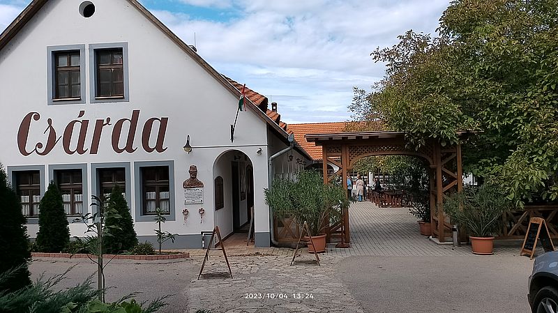 https://i.postimg.cc/Cx2K0ppQ/sumeg-csarda.jpg