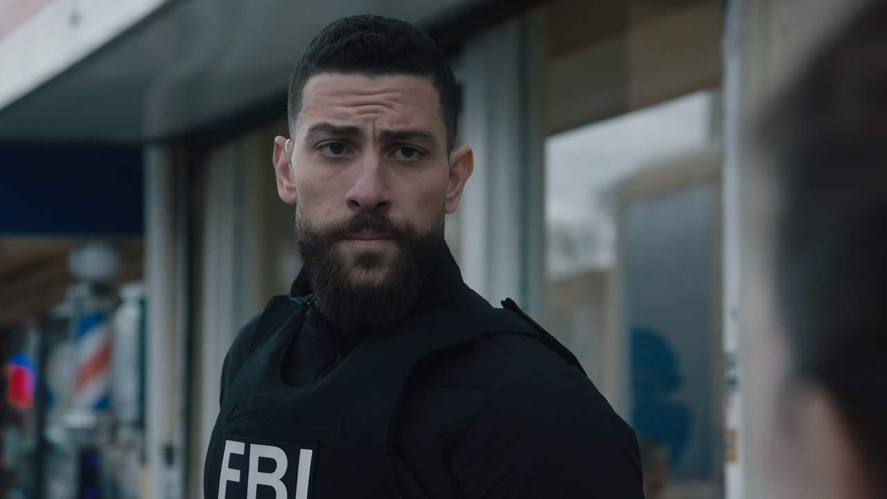 FBI.S04E10.Fostered.1080p.10bit.AMZN.WEB-DL.DDP5.1.HEVC-Vyndros.mkv_snapshot_07.52_[2022.01.06_07.47