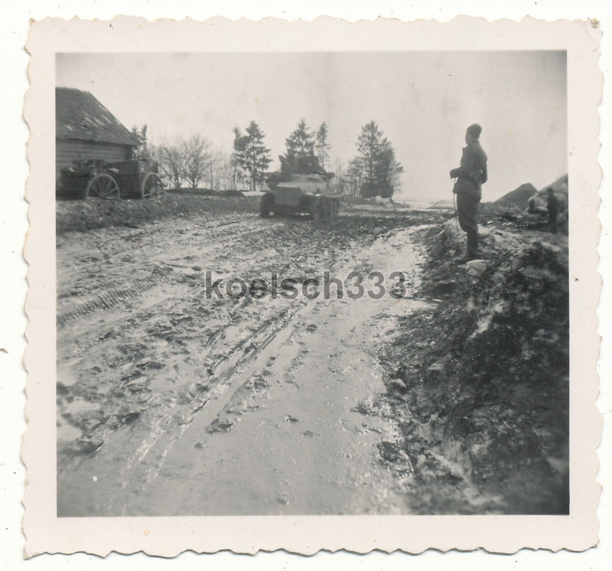 Foto Schützenpanzer im Schlamm an der Ostfront !